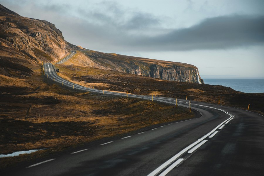 Tæplega 30 milljörðum króna verður varið til framkvæmda og viðhalds á vegakerfinu á næsta ári.