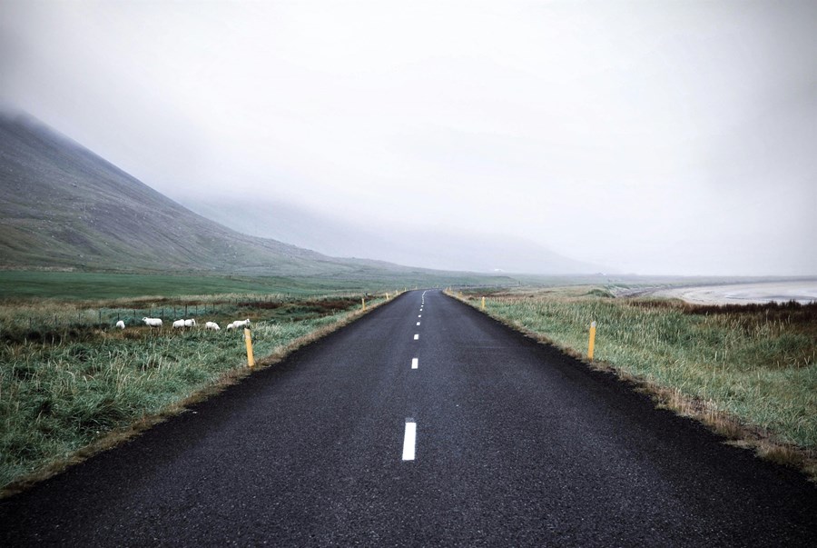 „Ástand vega landsins er víða óásættanlegt og hættulegt. Það er skylda okkar að tryggja að vegakerfið standist nútímalegar öryggiskröfur og uppfylli þarfir samfélagsins,“ segir Gísli m.a. í grein sinni.