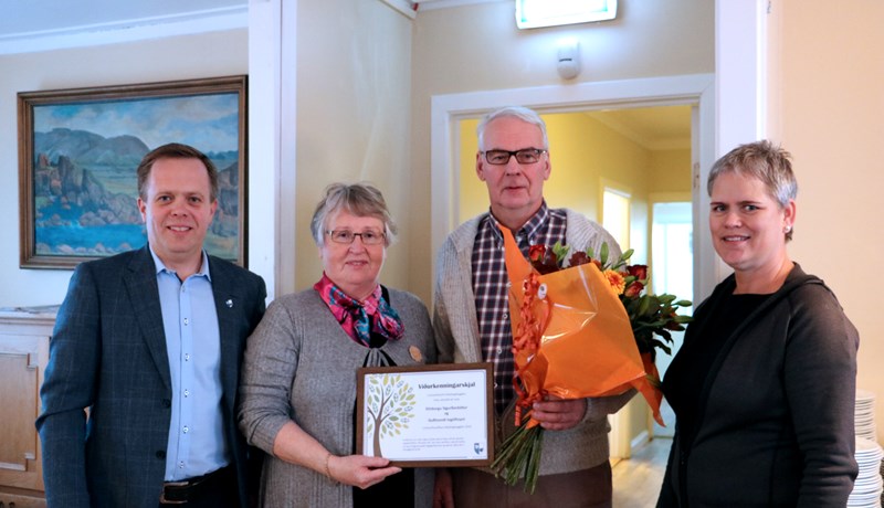 Hjónin á Iðu verðlaunuð fyrir baráttu gegn skógarkerfli